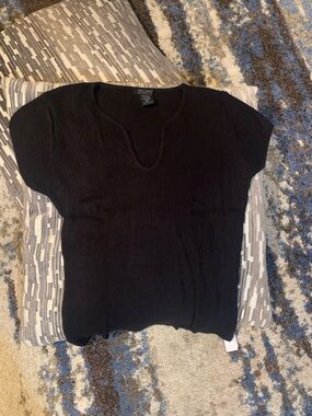 Black Short Sleeve Ribbed Knit Top